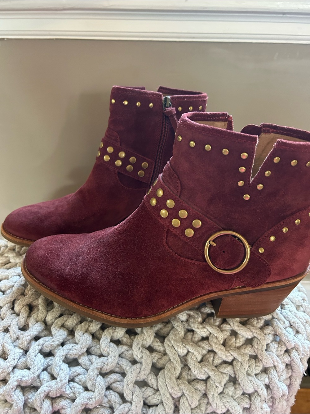 Sofft Allene II Ankle Boots Women size 10Burgundy Red Suede Studded booties